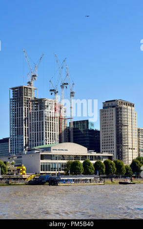 La construction du bâtiment derrière le Royal Festival Hall sur le South Bank, Londres, Angleterre, Royaume-Uni.