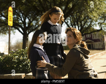 Photo du film de "prémonition" Shyann McClure, Courtney Taylor Burness, Sandra Bullock © 2007 TriStar Pictures Photo Credit : Ron Batzdorff Référence de fichier #  30738525THA pour un usage éditorial uniquement - Tous droits réservés Banque D'Images