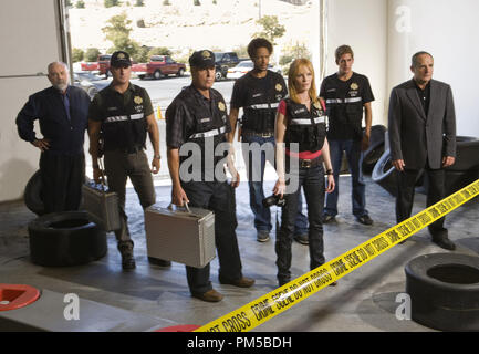 Photo du film de 'CSI : Crime Scene Investigation' (épisode : A La Cart) Robert David Hall, George Eads, Gary Dourdan, William Petersen, Marg Helgenberger, Eric Szmanda, Paul Guilfoyle 2007 Crédit photo : Robert Voets Référence de fichier #  30738587THA pour un usage éditorial uniquement - Tous droits réservés Banque D'Images