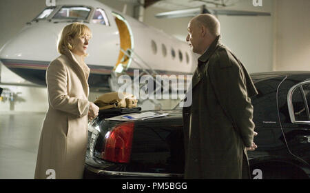 Photo du film de 'Rendition' Meryl Streep, J.K. Simmons © 2007 New Line Cinema Crédit photo : Sam Emerson Référence de dossier #  30738640THA pour un usage éditorial uniquement - Tous droits réservés Banque D'Images