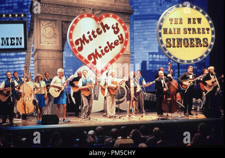 Photo du film / Publicité encore de 'A Mighty Wind' Cast © 2003 Château Rocher Crédit photo : Suzanne Tenner Référence de fichier #  30753085THA pour un usage éditorial uniquement - Tous droits réservés Banque D'Images