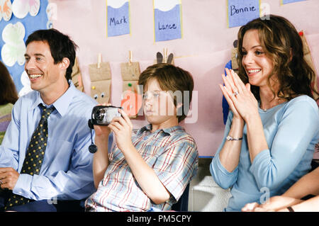 Photo du film / Publicité encore de 'comment manger des vers frits' Thomas Cavanagh, Luke Benward, Kimberly Williams © 2006 New Line Cinema Crédit photo : Van Redin Référence de fichier #  307361197THA pour un usage éditorial uniquement - Tous droits réservés Banque D'Images