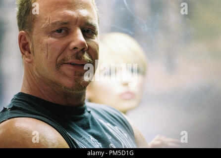 Photo du film / Publicité encore "domino" de Mickey Rourke © 2005 New Line Cinema Crédit Photo : Daniela Fichier Scaramuzza Référence #  307361352THA pour un usage éditorial uniquement - Tous droits réservés Banque D'Images