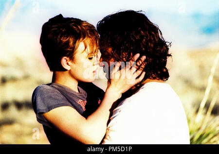Photo du film / Publicité encore "domino" de Keira Knightley, Edgar Ramirez © 2005 New Line Cinema Crédit Photo : Daniela Fichier Scaramuzza Référence #  307361358THA pour un usage éditorial uniquement - Tous droits réservés Banque D'Images
