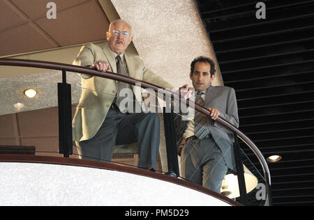 Photo du film / Publicité encore "domino" de Dabney Coleman, Peter Jacobson © 2005 New Line Cinema Crédit Photo : Daniela Fichier Scaramuzza Référence #  307361371THA pour un usage éditorial uniquement - Tous droits réservés Banque D'Images