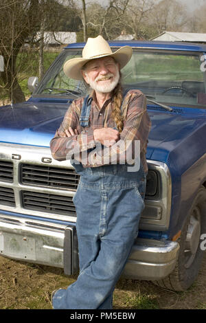 Photo du film / Publicité encore de 'The Dukes of Hazzard" Willie Nelson © 2005 Warner Brothers Crédit photo : Sam Emerson Référence de dossier #  30736889THA pour un usage éditorial uniquement - Tous droits réservés Banque D'Images