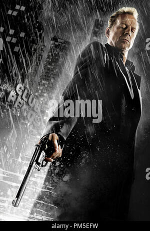 Photo du film / Publicité encore de 'Sin city' Bruce Willis © 2005 Dimension Films Référence de fichier #  30736974THA pour un usage éditorial uniquement - Tous droits réservés Banque D'Images