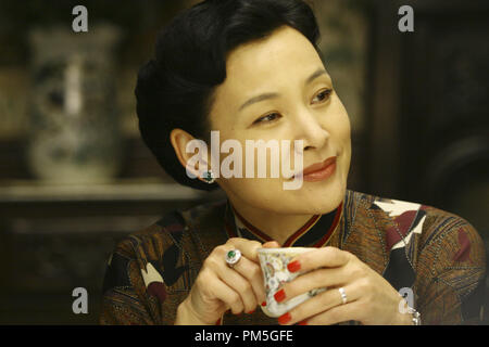 Photo du film de "Lust, Caution" (aka "se, jie') Joan Chen © 2007 Focus Crédit photo : Chan Kam Chuen Référence #  30738252THA pour un usage éditorial uniquement - Tous droits réservés Banque D'Images