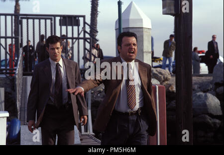 Publicité studio de sang encore 'Travail' Dylan Walsh, Paul Rodriguez © 2002 Warner Brothers Crédit photo : Merie W. Wallace Banque D'Images