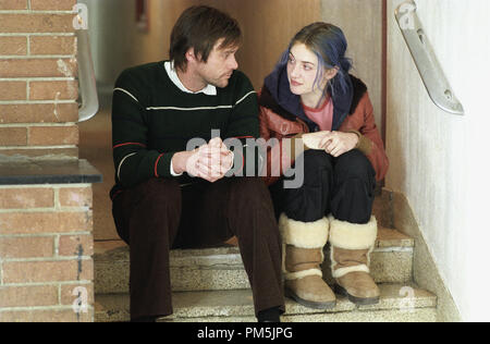 Photo du film / Publicité encore de 'Eternal Sunshine of the Spotless Mind' Jim Carrey, Kate Winslet Crédit photo : David Lee © 2004 Focus Banque D'Images