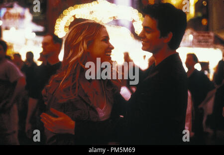 Photo du film / photos promotionnelles de 'Coyote Ugly', Piper Perabo Adam Garcia © 2000 Touchstone Pictures Crédit photo : Patrick Demarchelier Référence de fichier #  30846674THA pour un usage éditorial uniquement - Tous droits réservés Banque D'Images