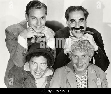 Les Marx Brothers, Saint Michel, Groucho, Chico et Harpo, 'Duck soup' 1933 MGM Référence de dossier #  30928 800 THA Banque D'Images