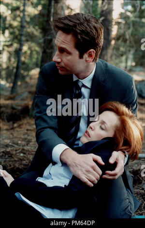 Photo du film / photos promotionnelles de 'X-Files' Saison 7, épisode : 'Requiem' David Duchovny, Gillian Anderson, 21 mai 2000 Dossier n° Référence 30846075THA pour un usage éditorial uniquement - Tous droits réservés Banque D'Images