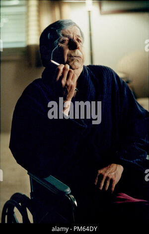 Photo du film / photos promotionnelles de 'X-Files' Saison 7, épisode : 'Requiem' William B. Davis 21 mai 2000 Dossier n° Référence 30846076THA pour un usage éditorial uniquement - Tous droits réservés Banque D'Images