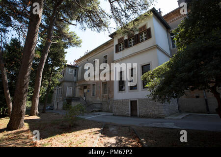 Pula, ville côtière située sur la péninsule d'Istrie, au nord de la côte Adriatique Croate, de l'Europe Banque D'Images