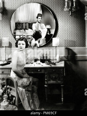 Myrna Loy et Ramon Novarro, 'le barbare' 1933 MGM Référence de dossier #  31316 257THA Banque D'Images