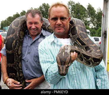 Photo du film / Publicité encore de 'Snakes' sur un plan gestionnaire Serpent Jules Sylvester, le réalisateur David R. Ellis © 2006 New Line Cinema Crédit photo : James Dittiger Référence de fichier #  30753430THA pour un usage éditorial uniquement - Tous droits réservés Banque D'Images