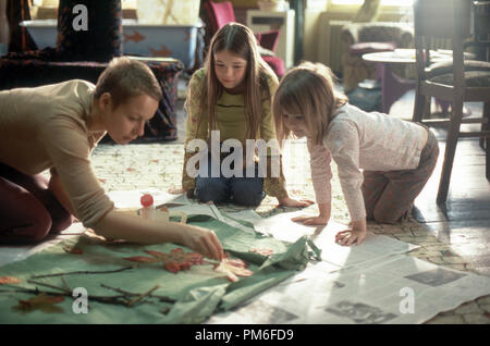 Photo du film / Publicité de 'encore en Amérique latine" Samantha Morton, Sarah Bolger, Emma Bolger © 2003 Fox Searchlight Référence #  30753710THA pour un usage éditorial uniquement - Tous droits réservés Banque D'Images