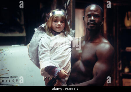 Photo du film / Publicité de 'encore en Amérique' Emma Bolger, Djimon Hounsou © 2003 Fox Searchlight Référence #  30753721THA pour un usage éditorial uniquement - Tous droits réservés Banque D'Images