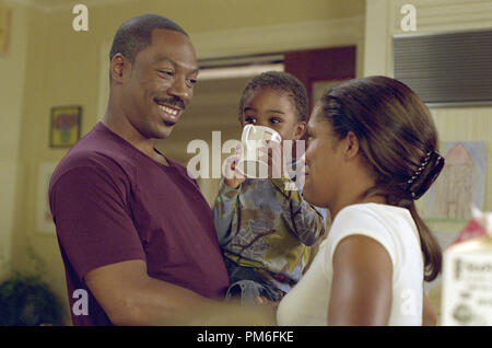 Photo du film / Publicité encore de 'Papa' Garde Eddie Murphy, Khamani Griffin, Regina King © 2003 Columbia Pictures Crédit photo : Bruce McBroom Référence de fichier #  30753839THA pour un usage éditorial uniquement - Tous droits réservés Banque D'Images