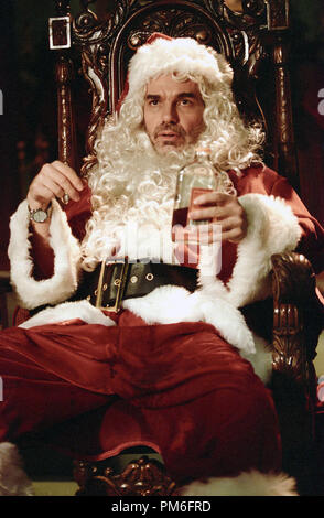 Photo du film / Publicité encore de 'Bad Santa' Billy Bob Thornton © 2003 Buena Vista Crédit photo : Tracy Bennett Référence de dossier #  30753927THA pour un usage éditorial uniquement - Tous droits réservés Banque D'Images