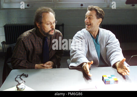 Photo du film / Publicité encore de 'Analyser qu' Billy Crystal, Robert De Niro © 2002 Warner Brothers Crédit photo : Phillip C. Caruso Banque D'Images