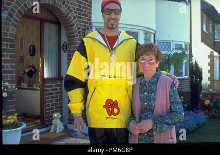 Photo du film / Publicité encore de 'Ali G Indahouse' Sacha Baron Cohen © 2002 Fichier FilmFour Référence #  307541114THA pour un usage éditorial uniquement - Tous droits réservés Banque D'Images