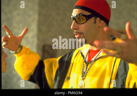 Photo du film / Publicité encore de 'Ali G Indahouse' Sacha Baron Cohen © 2002 Fichier FilmFour Référence #  307541123THA pour un usage éditorial uniquement - Tous droits réservés Banque D'Images