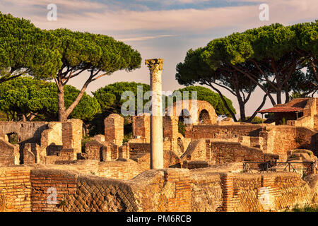 Paysage du parc archéologique romain de l'Ancienne Ostia - Rome Banque D'Images