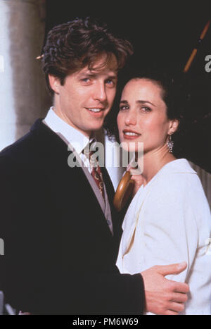 Photo du film de "Quatre mariages et un enterrement" Andie MacDowell, Hugh Grant © 1994 Gramercy Pictures Crédit photo : Stephan F. Morley Banque D'Images