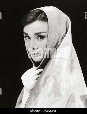 Audrey Hepburn, vers 1954. Référence #  31202 Fichier 034THA Banque D'Images