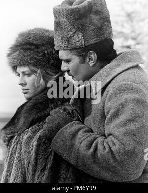 Studio publicité Still : 'Doctor Zhivago' Julie Christie, Omar Sharif 1965 MGM référence du fichier 31202 1112THA Banque D'Images