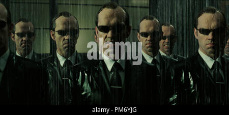 Publicité studio de toujours "Le Matrix Revolutions' Hugo Weaving © 2003 Warner Brothers Référence #  307531009THA pour un usage éditorial uniquement - Tous droits réservés Banque D'Images