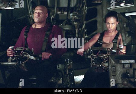 Publicité studio de toujours "Le Matrix Revolutions' Laurence Fishburne, Jada Pinkett Smith © 2003 Warner Photo de Gezer Boland Référence de fichier #  307531055THA pour un usage éditorial uniquement - Tous droits réservés Banque D'Images