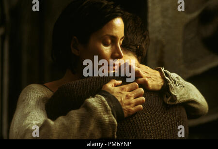 Publicité studio de toujours "Le Matrix Revolutions' Carrie-Anne Moss, Keanu Reeves © 2003 Warner Photo de Gezer Boland Référence de fichier #  307531062THA pour un usage éditorial uniquement - Tous droits réservés Banque D'Images