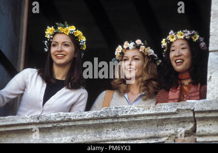 Photo du film / Publicité encore de "sous le soleil de Toscane' Giulia Steigerwalt, Diane Lane, Sandra Oh © 2003 Touchstone Pictures Crédit photo : Mario Tursi Référence de fichier #  30753132THA pour un usage éditorial uniquement - Tous droits réservés Banque D'Images