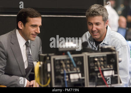 Photo du film de 'Get Smart' Steve Carell, directeur Peter Segal © 2008 Warner Brothers Crédit photo : Tracy Bennett Référence de dossier #  307551175THA pour un usage éditorial uniquement - Tous droits réservés Banque D'Images