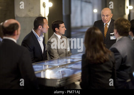 Photo du film de 'Get Smart' Dwayne 'The Rock' Johnson, Steve Carell, Alan Arkin © 2008 Warner Brothers Crédit photo : Tracy Bennett Référence de dossier #  307551188THA pour un usage éditorial uniquement - Tous droits réservés Banque D'Images