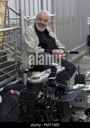 Photo du film de 'Happy-Go-Lucky' réalisateur Mike Leigh © Miramax Films 2008 Crédit photo : Simon Mein Référence #  30755148THA pour un usage éditorial uniquement - Tous droits réservés Banque D'Images