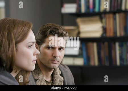 Photo du film "Le temps de l'épouse du voyageur' Rachel McAdams, Eric Bana © 2008 New Line Cinema Crédit photo : Alan 13-21 St Nicholas Place Référence de fichier #  30755333THA pour un usage éditorial uniquement - Tous droits réservés Banque D'Images