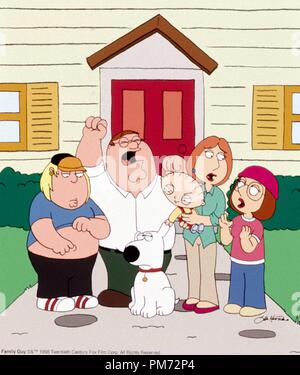 Photo du film / Publicité encore de 'Family Guy' Les Griffins (de gauche à droite : Brian, Lois, Peter, Stewie, Chris, Meg) vers 2001 Référence #  308471123THA pour un usage éditorial uniquement - Tous droits réservés Banque D'Images