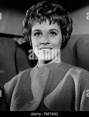 Encore une publicité Studio : Julie Andrews vers 1965 référence #  30928 1266THA Banque D'Images