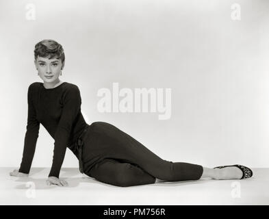 Audrey Hepburn, vers 1954. Référence #  30928 Fichier 379THA Banque D'Images