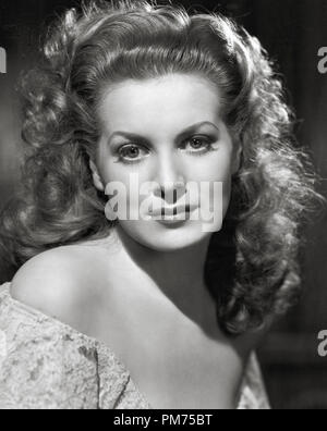 Maureen O'Hara, vers 1944. Référence #  30928 Fichier 479THA Banque D'Images