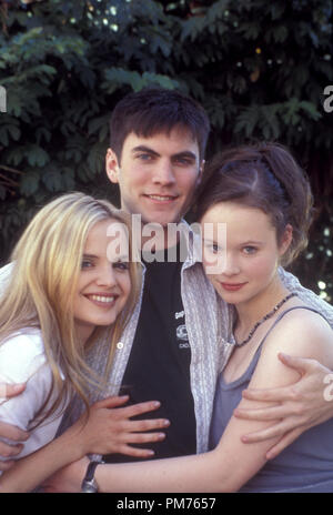 Photo du film / Publicité encore de 'American Beauty' Mena Suvari, Wes Bentley, Thora Birch © 1999 DreamWorks Crédit photo : Lorey Sebastian Référence de fichier #  30973057THA pour un usage éditorial uniquement - Tous droits réservés Banque D'Images