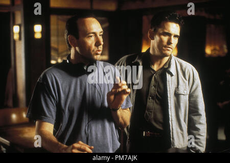 Photo du film de 'Albino Alligator' Réalisateur Kevin Spacey, Matt Dillon © 1996 Miramax Films Crédit photo : Jim Sheldon Référence #  31042747THA pour un usage éditorial uniquement - Tous droits réservés Banque D'Images