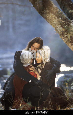 Photo du film de "The Scarlet Letter' Gary Oldman, Demi Moore, Tallulah Belle Willis © 1995 Hollywood Pictures Photo Credit : Takashi Sedia Référence #  31043041THA pour un usage éditorial uniquement - Tous droits réservés Banque D'Images