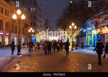 Moscou, Russie - le 30 janvier 2018 : illuminations de Noël et de décoration sur Arbat street at night Banque D'Images