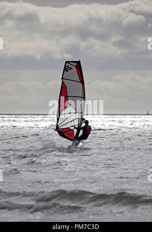 Planche à voile, Monifieth, Angus, Tayside, est de l'Écosse, Royaume-Uni Banque D'Images