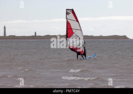 Planche à voile, Monifieth, Angus, Tayside, est de l'Écosse, Royaume-Uni Banque D'Images